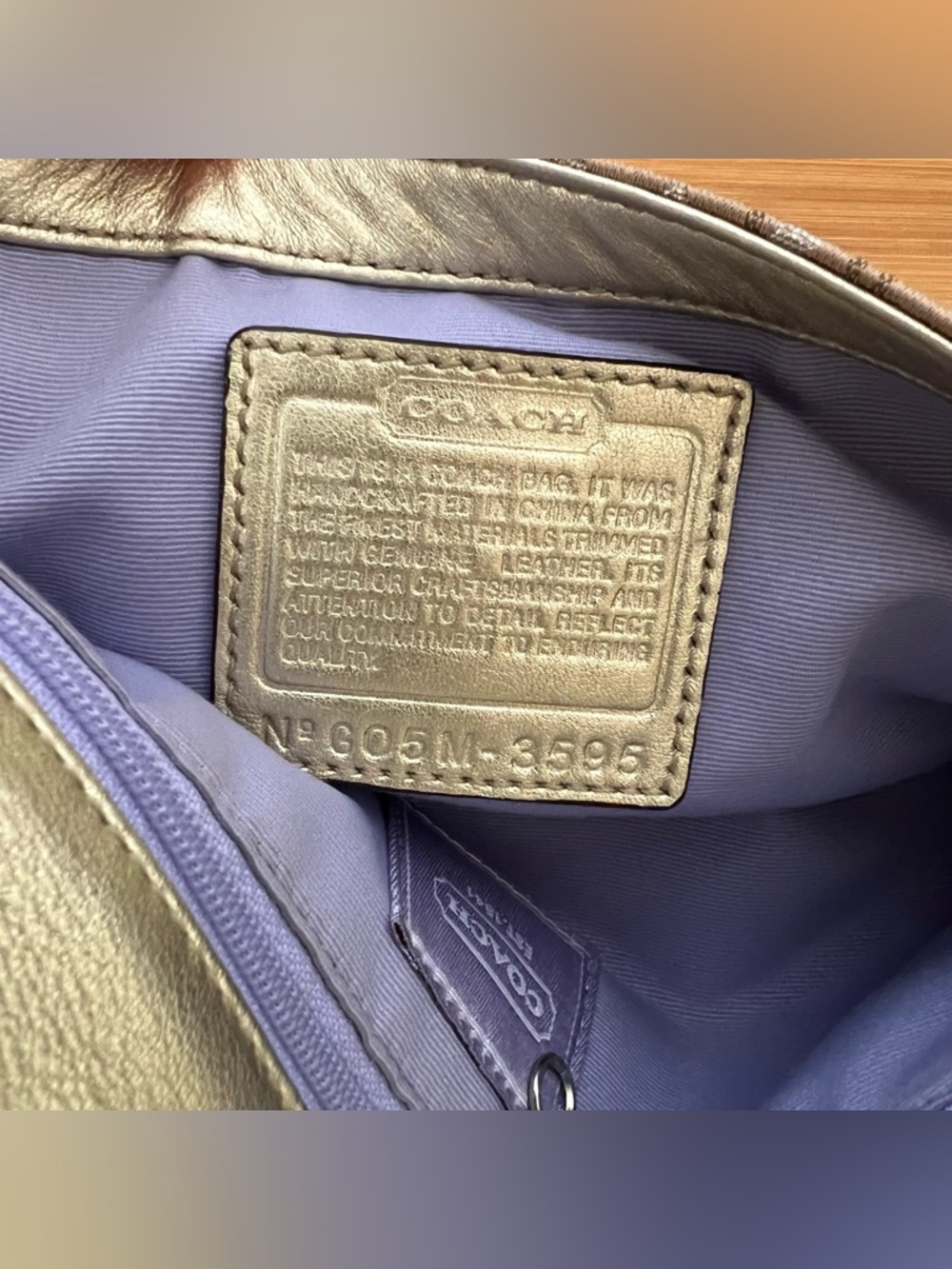 Coach vintage 2005 gold optic lurex signature 3595 Hamptons clip shoulder bag - Picture 12 of 15